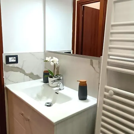 Cernobbio Studio شقة تْشيرنوبيو